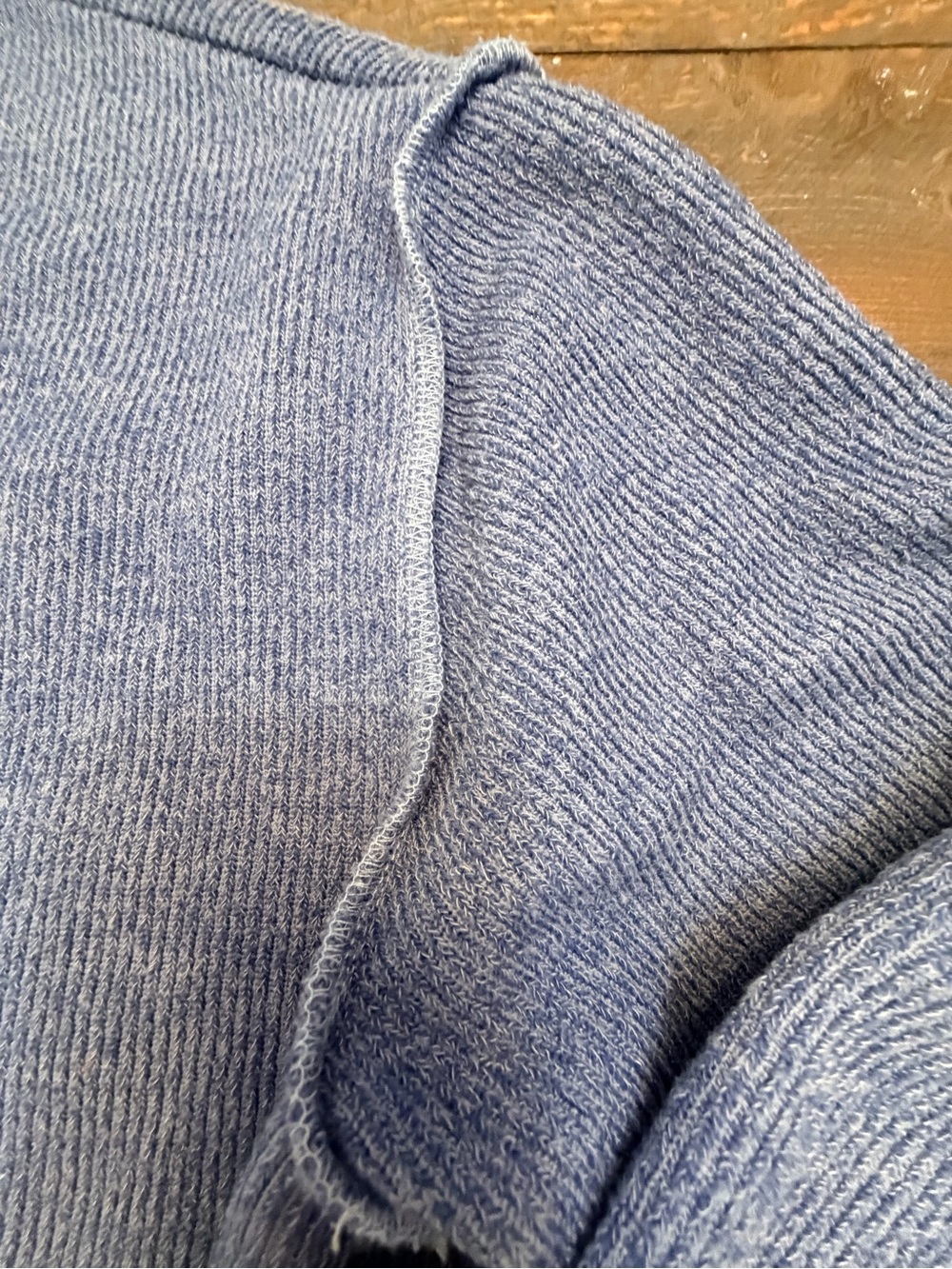 Urban Outfitters UO Blue Ribbed V Notch Cropped Long Sleeve Sweater Women M GUC - Picture 5 of 10